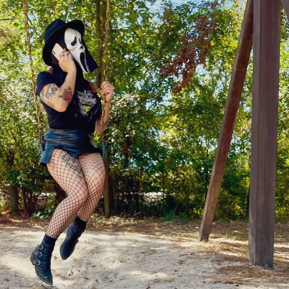 Meet your Posher, Kristine - Picture 2 of 7